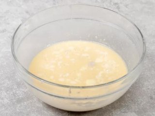 Пирожки с луком и яйцами в духовке-4